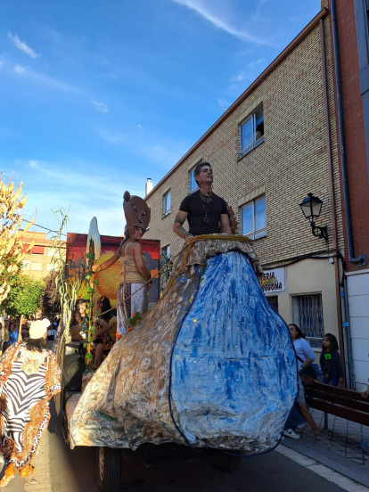 Desfile de peñas de Laguna de Duero.