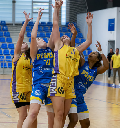 Imagen del partido entre Ponce y Mataró en la primera jornada de la Liga femenina 2.