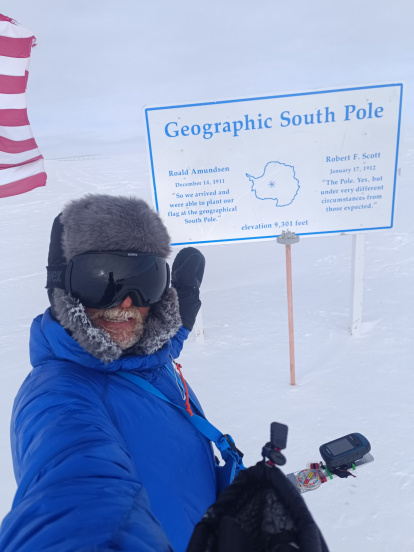 Antonio de la Rosa, a su llegada al Polo Sur Geográfico.