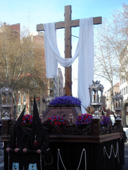 Viacrucis con el paso 'La Santa Cruz Desnuda'