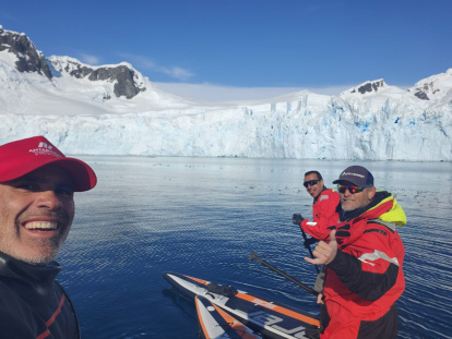 Antonio de la Rosa en el círculo polar antártico