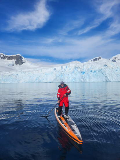 Antonio de la Rosa en el círculo polar antártico