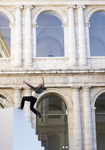 Actuación de Yoann Bourgeois Art Company en el 25 edición del Festival Internacional de Teatro y Artes de Calle.