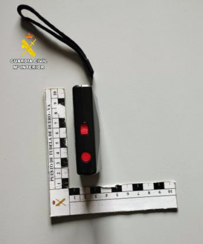 La pistola eléctrica intervenida por la Guardia Civil
