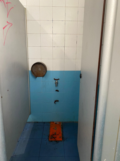 Imagen del estado actual de los baños de la estación de autobuses de Valladolid.