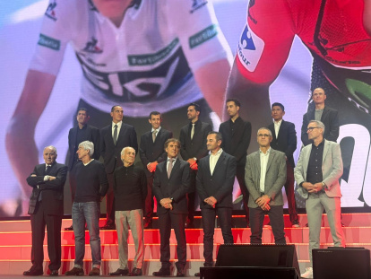 Presentación de La Vuelta a España 2025 con varios campeones ilustres.