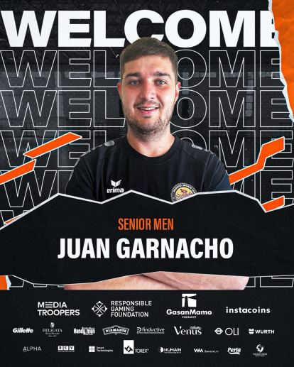 Juan Garnacho a su llegada a Malta.