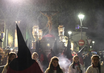 Un momento de la procesión de la Buena Muerte.