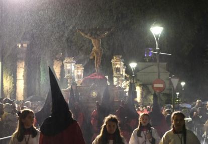 Un momento de la procesión de la Buena Muerte.