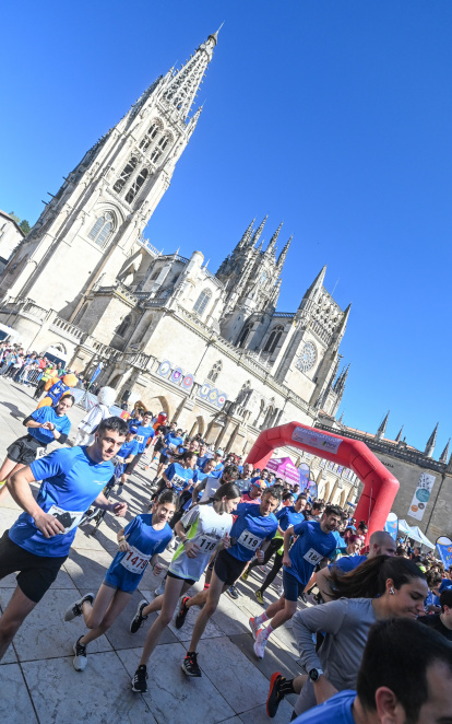 Carrera solidaria con motivo del día de Castilla y León celebrada en Burgos.