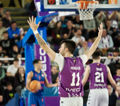 Imagen del UEMC Real Valladolid Baloncesto-Menorca, el partido que lleva al descenso.