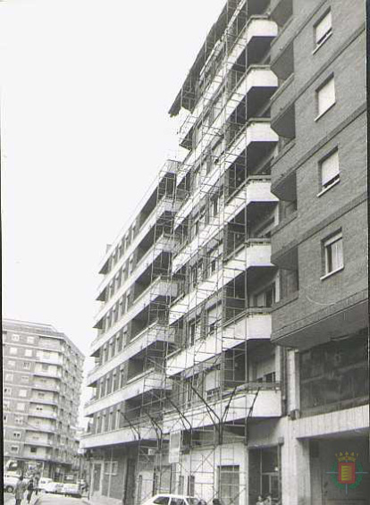 Edificios en construcción en la calle Torrecilla en la década de los 70