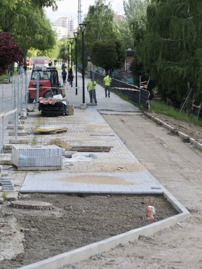 Obras del carril bici del paseo de Isabel la Católica en Valladolid.