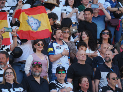 Público en Zorrilla para vivir la final de Copa entre VRAC y Chami.