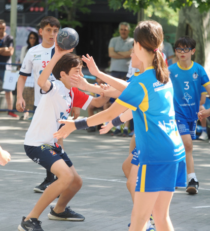 Día del Balonmano en la calle en la Acera de Recoletos.