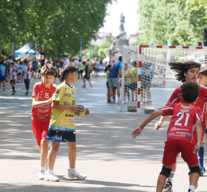 Día del Balonmano en la calle en la Acera de Recoletos.