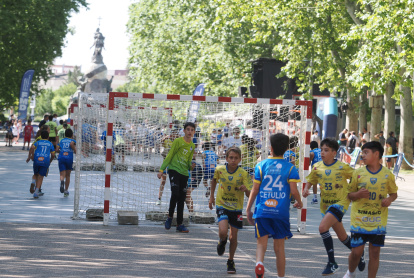Día del Balonmano en la calle en la Acera de Recoletos.