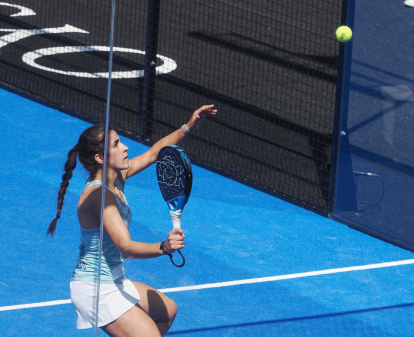 La vallisoletana Beatriz Caldera en su partido de octavos de final junto a Carmen Goenaga.