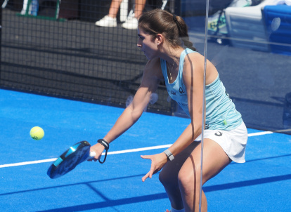 La vallisoletana Beatriz Caldera en su partido de octavos de final junto a Carmen Goenaga.