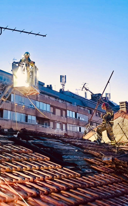 Incendio en un tejado de la calle San José
