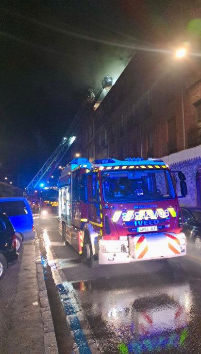 Incendio en un tejado de la calle San José