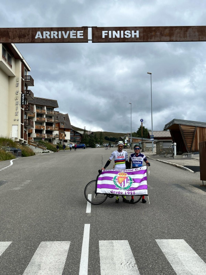 Carlos Poncela y su hijo Álvaro en Alpe D'Huez.