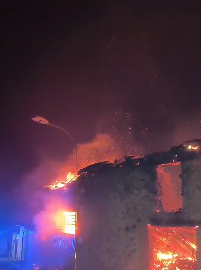 El incendio de Molezuelas arrasa el pueblo de Palacios de Jamuz, en León.