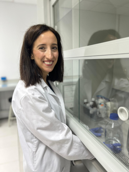 La investigadora de la Universidad de Valladolid, en el laboratorio