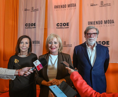 La consejera de Industria, Comercio y Empleo, Leticia García, asiste a los desfiles de la Pasarela ‘Uniendo Moda Castilla y León’