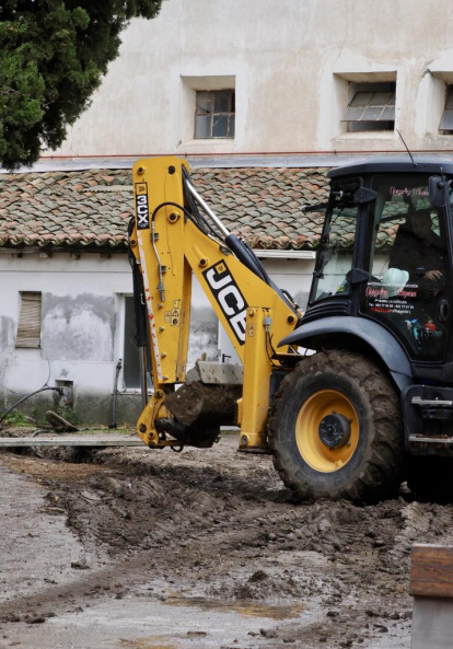 Las máquinas avanzan para convertir Las Catalinas en el centro del vino.