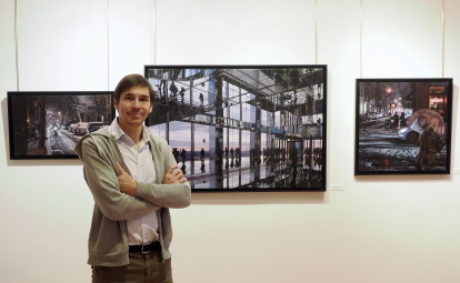 Luis Pérez posa en la antigua Galería de Arte Rafael. 