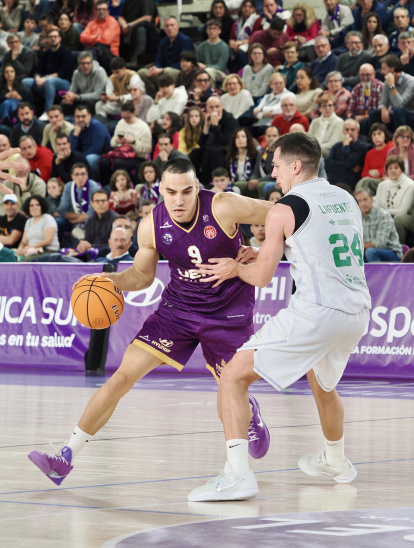 Imagen del UEMC Baloncesto Valladolid ante Cáceres Patrimonio de la Humanidad.
