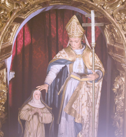 El arzobispo de Valladolid, Luis Argüello, oficia la misa de apertura del Año Jubilar por el 300 aniversario de santo Toribio de Mogrovejo en la ermita homónima en Mayorga.