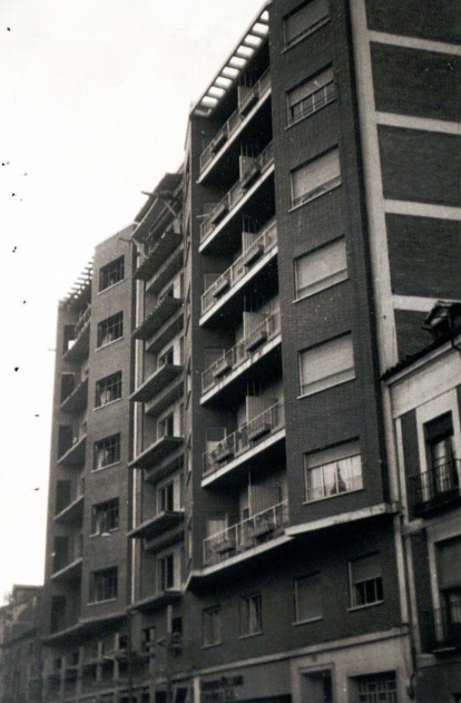 Edificios de la calle Tudela en otra época.