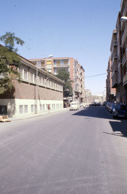 La calle vallisoletana del santo que lleva a Renfe.