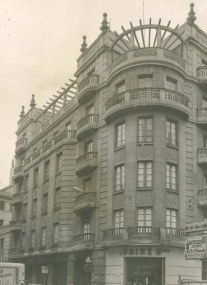Edificio de calle López Gómez, 20 y 22, esquina con Fray Luis de León en los 70