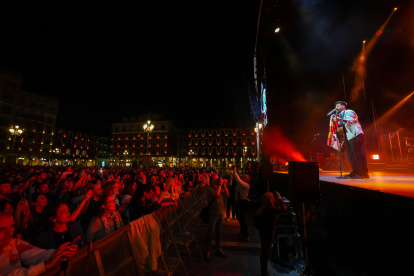 Concierto de Antonio José en la Plaza Mayor de Valladolid