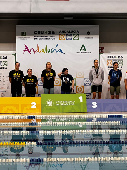 Medalla de bronce 100 m. espalda femenina Olga Zuzanna Jedrysiak en natación.