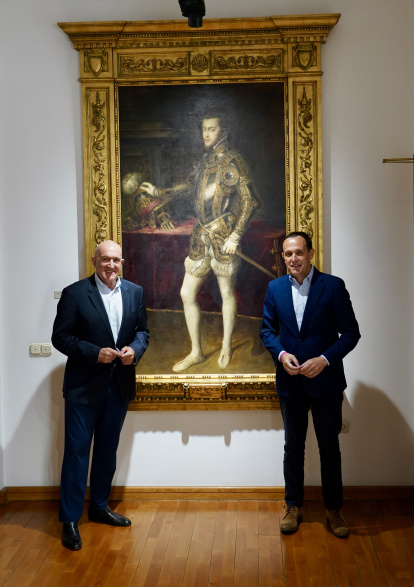 Jesús Julio Carnero y Conrado Íscar presentan el programa de actividades por el V centenario del nacimiento de Felipe II.