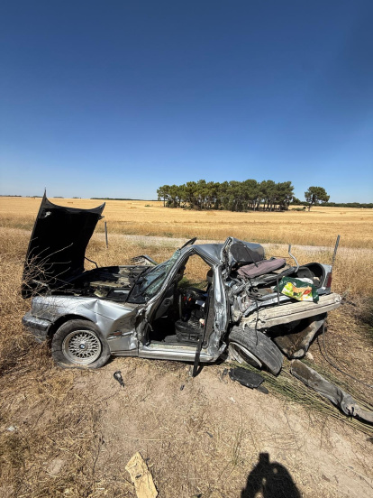 Estado en el que quedaba el coche de la víctima, tras el accidente en la autovía Valladolid-Segovia