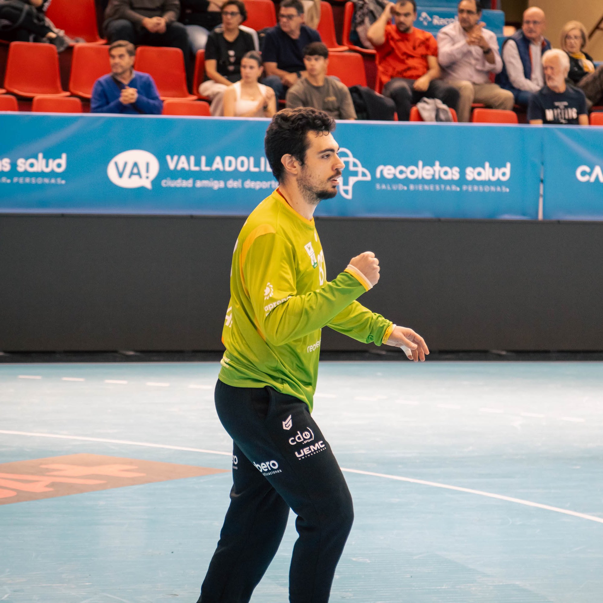 BALONMANO Juan Bar lidera en casa al Recoletas para lograr su primera